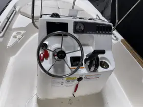 Thumbnail von Boston Whaler 170 Montauk