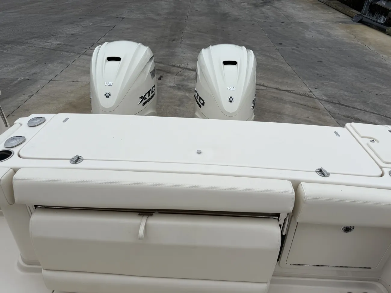 Thumbnail von Grady White Express 330