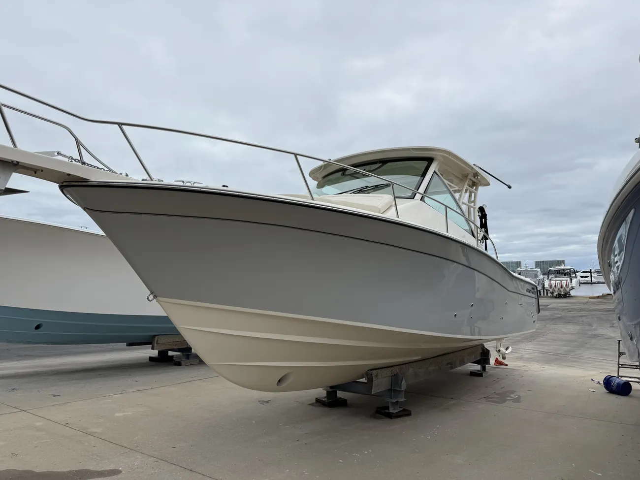 Thumbnail von Grady White Express 330