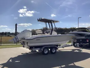 Thumbnail von Boston Whaler 220 Dauntless