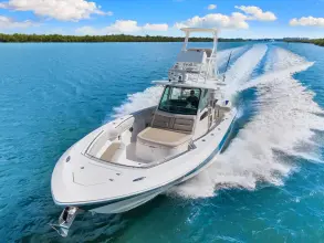 Thumbnail von Boston Whaler 380 Outrage