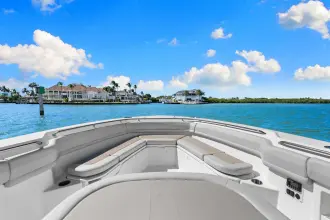 Thumbnail von Boston Whaler 380 Outrage