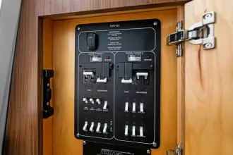 Thumbnail von Boston Whaler 380 Outrage