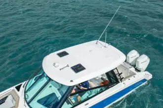 Thumbnail von Boston Whaler 330 Vantage