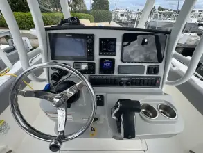 Thumbnail von Boston Whaler 230 Outrage