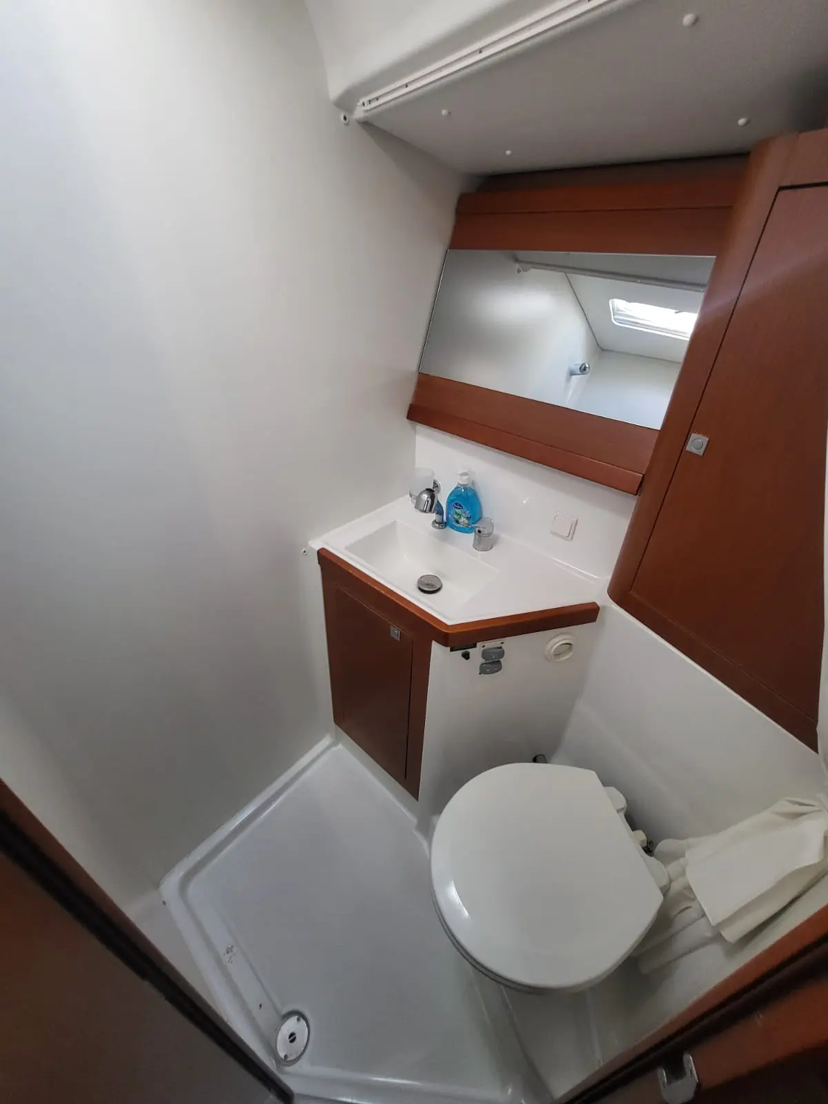 Thumbnail von Beneteau Oceanis 48