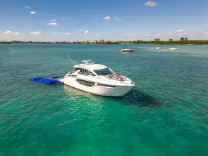 Thumbnail von Cruisers Yachts 42 Cantius