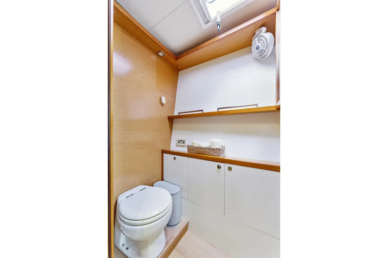 Thumbnail von Lagoon 560 Werd de Wacht Waard