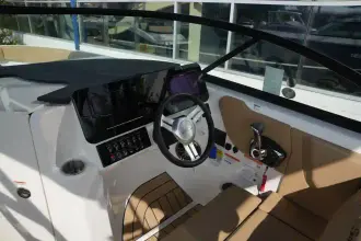 Thumbnail von Sea Ray SDX 230