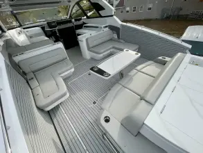 Thumbnail von Cruisers Yachts 50 GLS OB