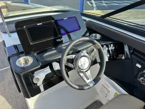 Thumbnail von Sea Ray SLX 260