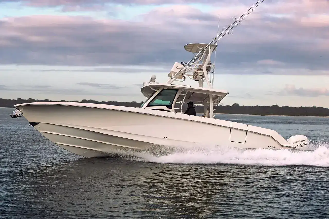 Boston Whaler 380 Outrage