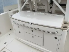 Thumbnail von Boston Whaler 380 Outrage