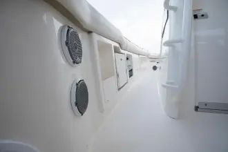 Thumbnail von Boston Whaler 380 Outrage