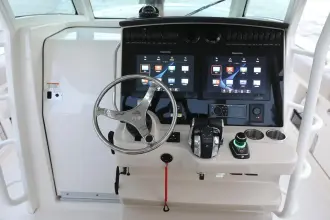 Thumbnail von Boston Whaler 380 Outrage
