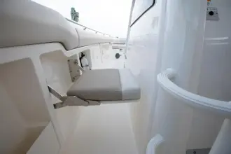 Thumbnail von Boston Whaler 380 Outrage