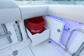 Thumbnail von Boston Whaler 380 Outrage