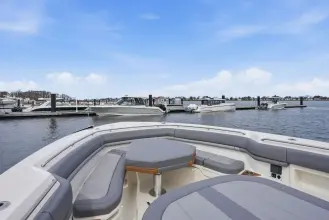 Thumbnail von Boston Whaler 380 Outrage