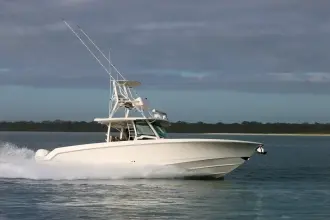 Thumbnail von Boston Whaler 380 Outrage