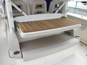 Thumbnail von Boston Whaler 380 Outrage