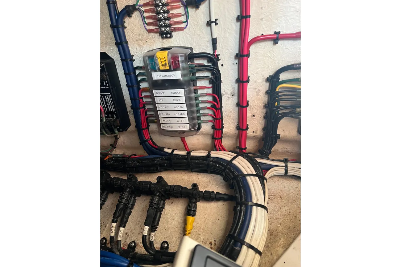 Thumbnail von Out Island 38 Express Reel Carolina II