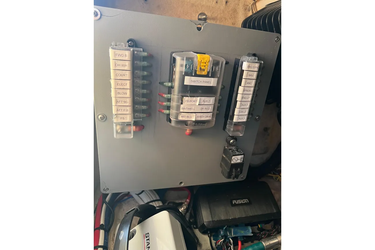 Thumbnail von Out Island 38 Express Reel Carolina II