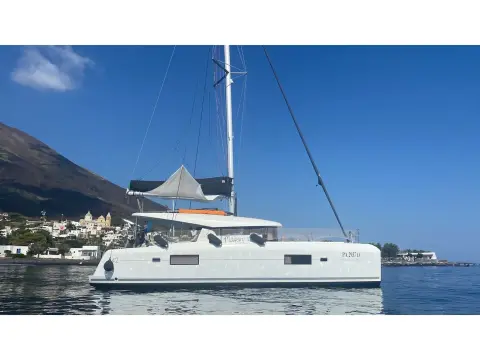 Lagoon 42 MAGAN 1 WATER MAKER - PANNELS
