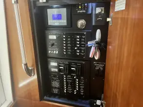 Thumbnail von Cruisers Yachts 390 Coupe Bail Out