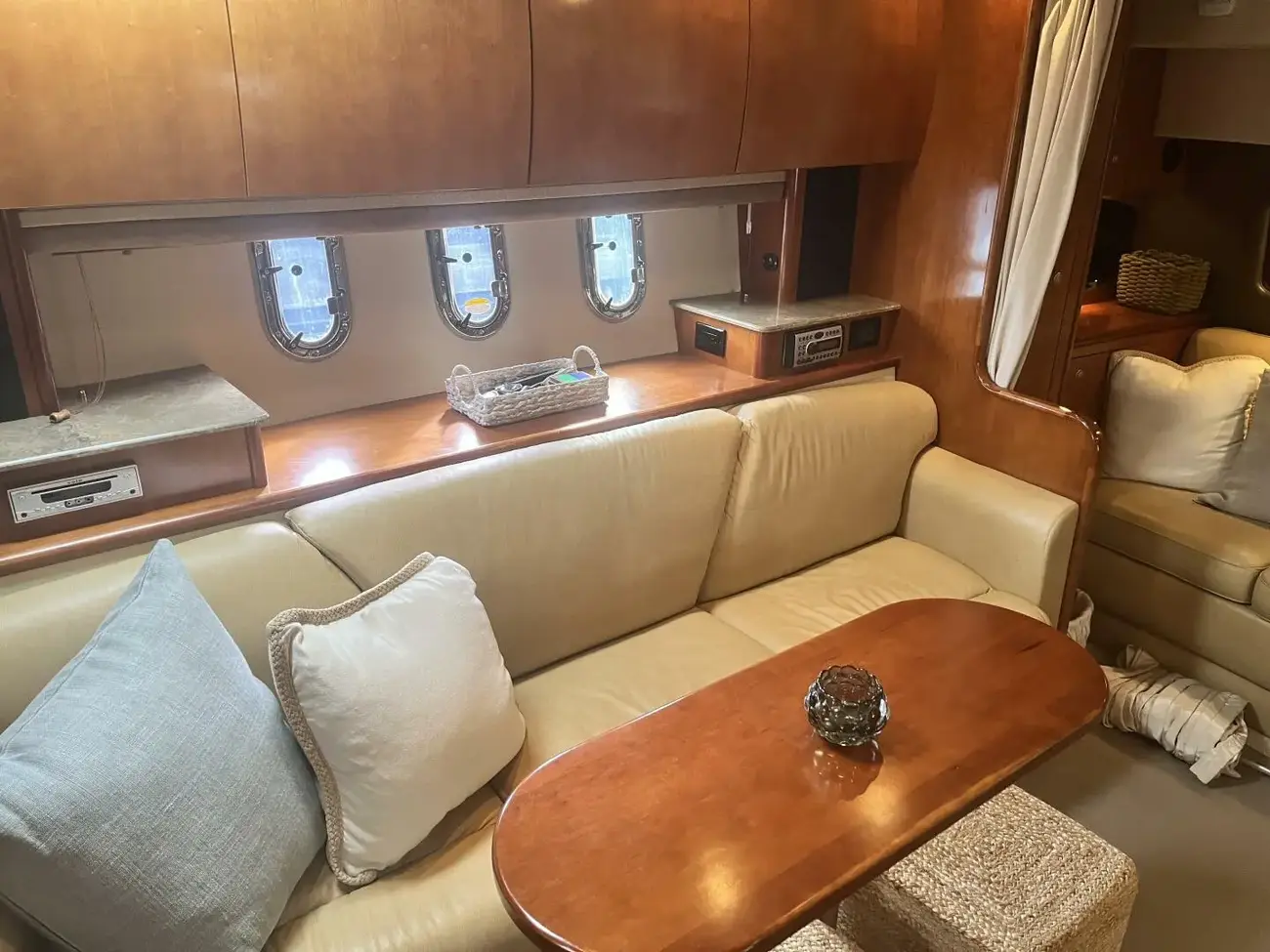 Thumbnail von Cruisers Yachts 390 Coupe Bail Out