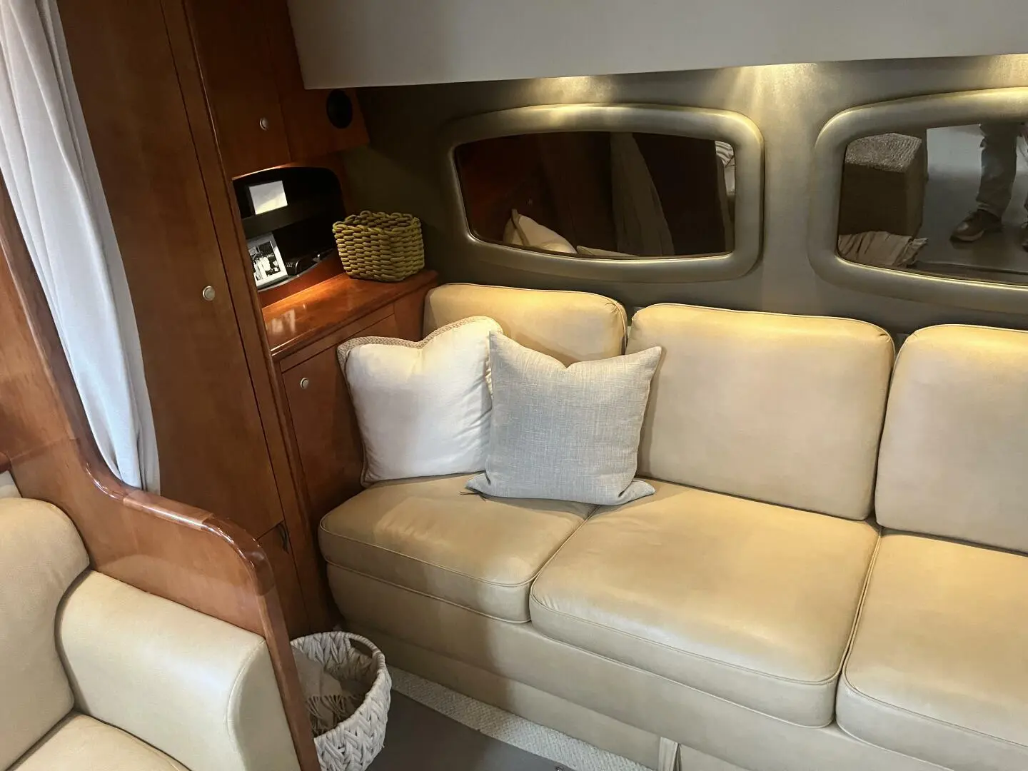 Thumbnail von Cruisers Yachts 390 Coupe Bail Out