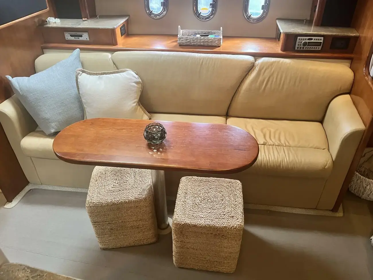 Thumbnail von Cruisers Yachts 390 Coupe Bail Out