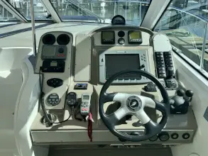 Thumbnail von Cruisers Yachts 390 Coupe Bail Out