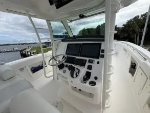 Thumbnail von Boston Whaler 370 Outrage