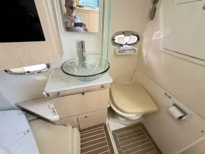 Thumbnail von Boston Whaler 370 Outrage