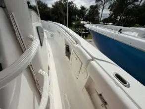 Thumbnail von Boston Whaler 370 Outrage