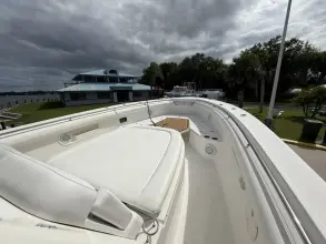 Thumbnail von Boston Whaler 370 Outrage