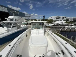 Thumbnail von Boston Whaler 370 Outrage