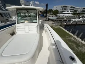 Thumbnail von Boston Whaler 370 Outrage
