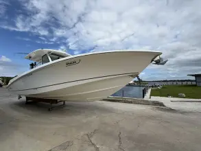 Thumbnail von Boston Whaler 370 Outrage