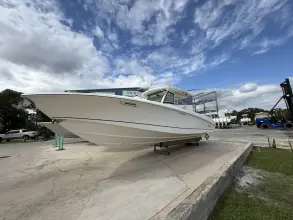 Thumbnail von Boston Whaler 370 Outrage