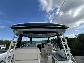 Thumbnail von Boston Whaler 325 Conquest