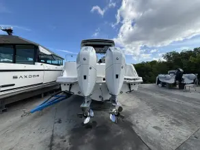 Thumbnail von Boston Whaler 325 Conquest