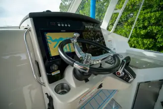 Thumbnail von Boston Whaler 350 Realm