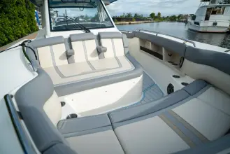 Thumbnail von Boston Whaler 350 Realm