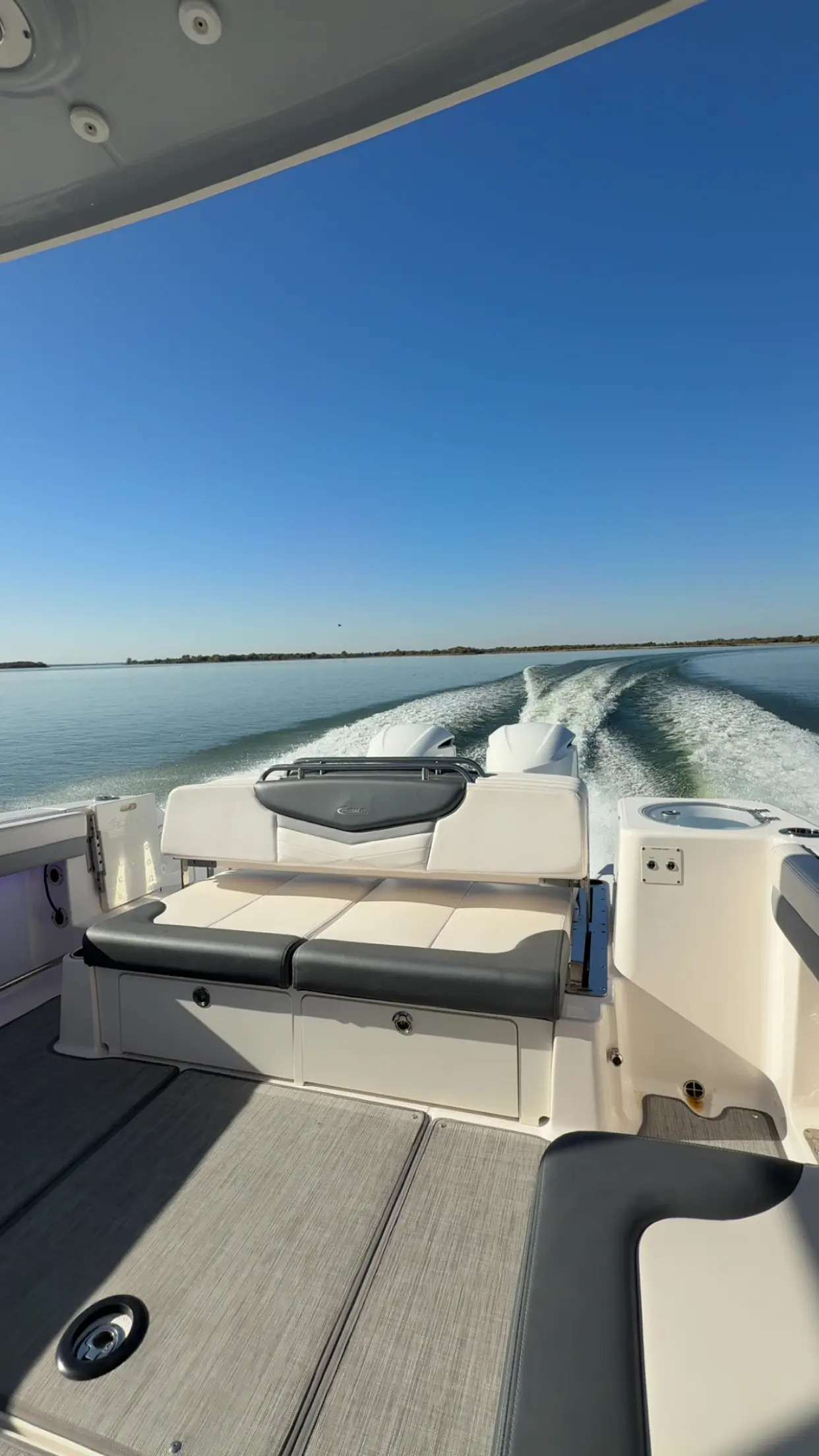 Thumbnail von Robalo R317