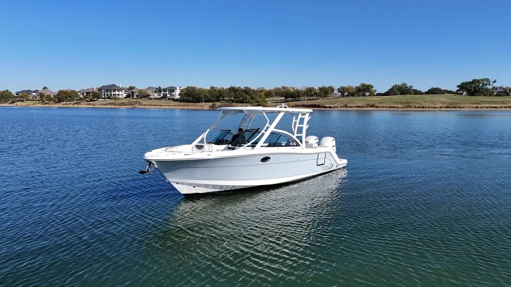 Thumbnail von Robalo R317