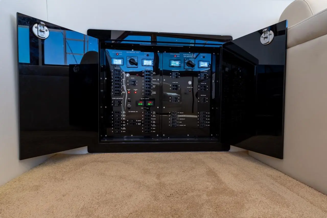 Thumbnail von Hatteras 45 Convertible Bella