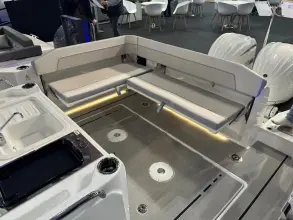 Thumbnail von Jeanneau Cap Camarat 9.0 CC Jeanneau Cap Camarat 9.0CC S2 nieuw model!