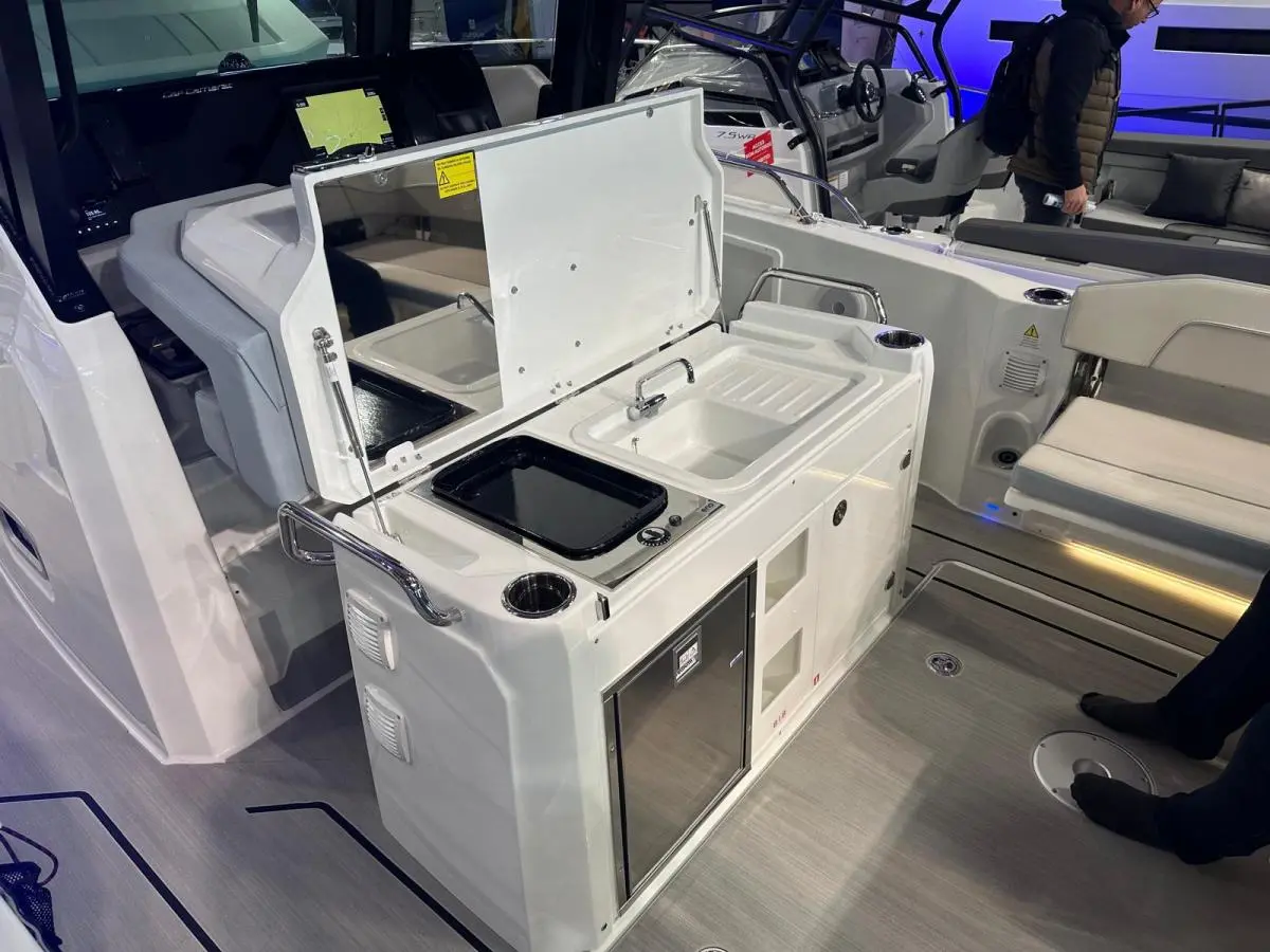 Thumbnail von Jeanneau Cap Camarat 9.0 CC Jeanneau Cap Camarat 9.0CC S2 nieuw model!