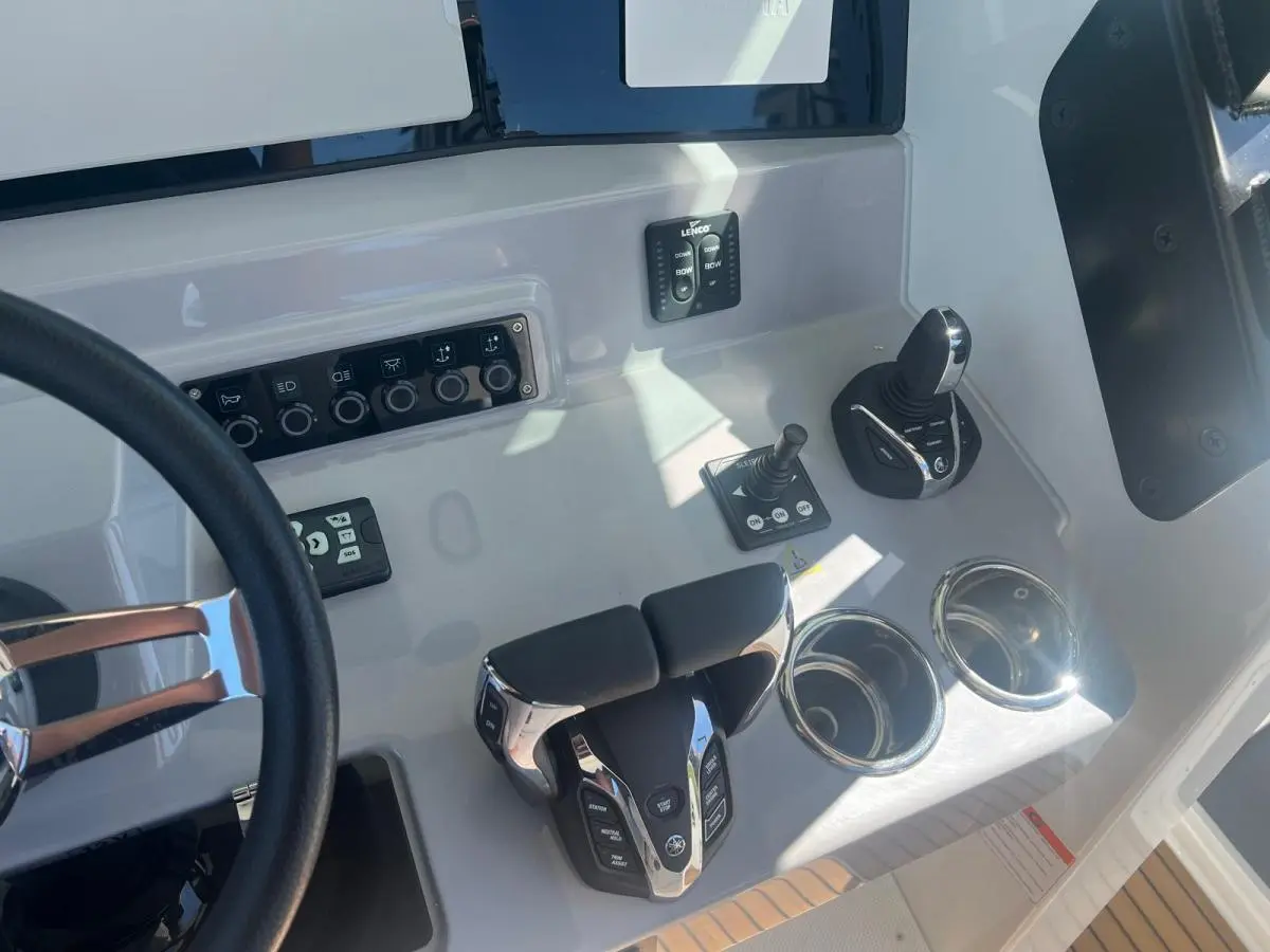 Thumbnail von Jeanneau Cap Camarat 9.0 CC Jeanneau Cap Camarat 9.0CC S2 nieuw model!